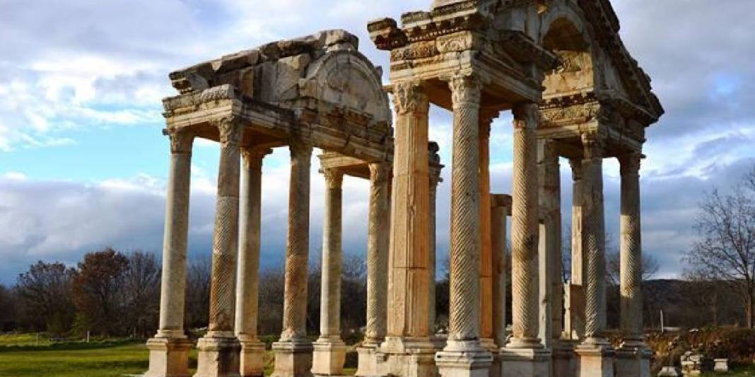 UNESCO Dünya Miras Listesi’nde yer alıyor! Tarihin derinliklerine yolculuk: Afrodisias Antik Kenti 4